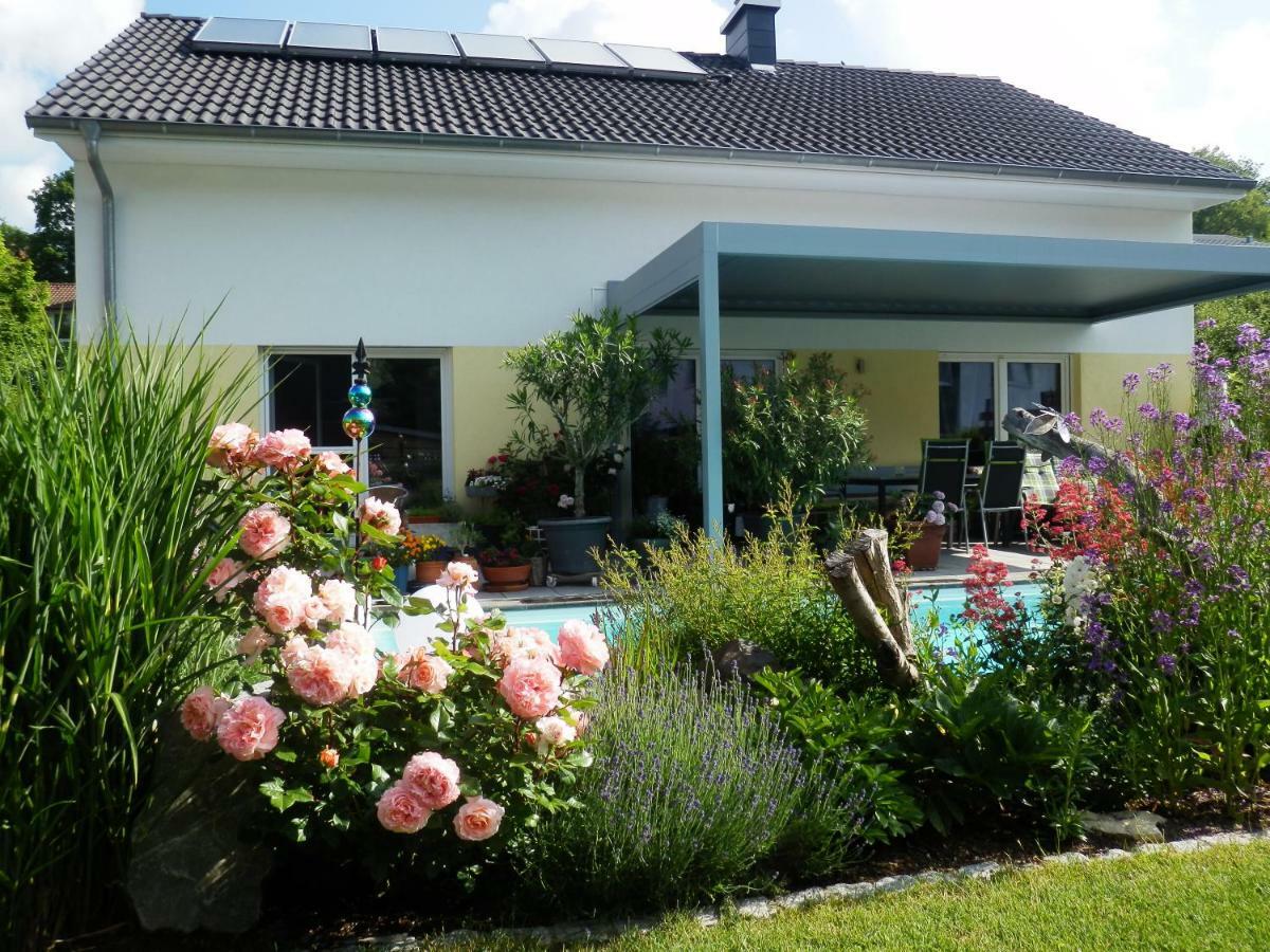 Bed & Breakfast Engen Luaran gambar